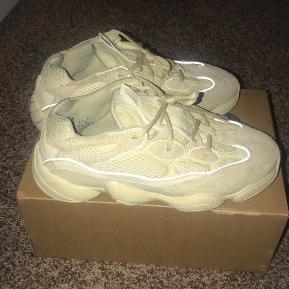 Super moon yellow yeezy 350 - Picture 3 of 6